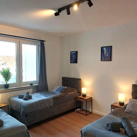 Ferienwohnung Rtr Essen - Fuer Bis Zu 8 Personen - Voll Ausgestattet - Zentral Limbecker Platz - Messe - Uniklinikum - Smart Tv - Modern Exterior foto
