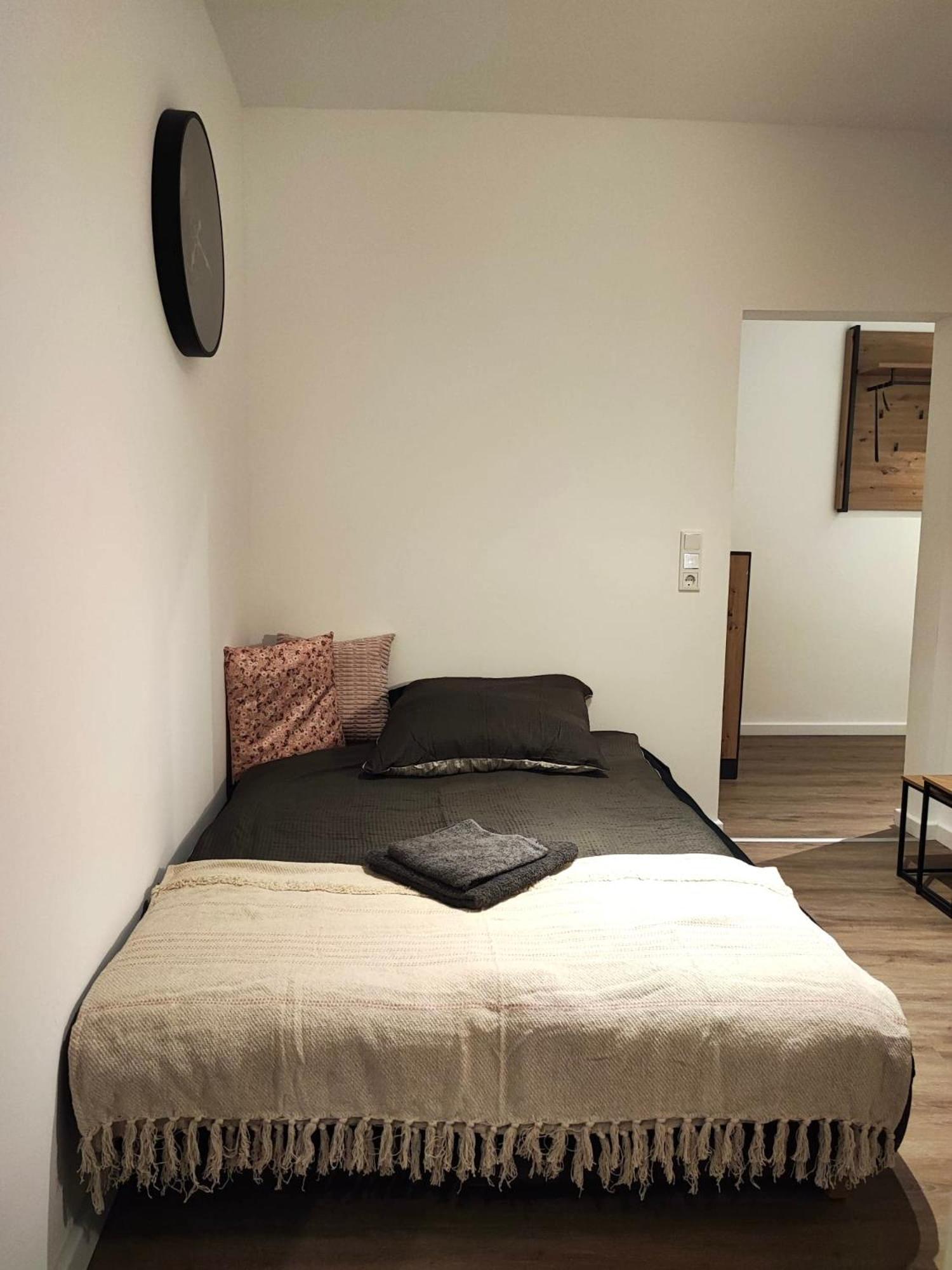 Ferienwohnung Rtr Essen - Fuer Bis Zu 8 Personen - Voll Ausgestattet - Zentral Limbecker Platz - Messe - Uniklinikum - Smart Tv - Modern Exterior foto