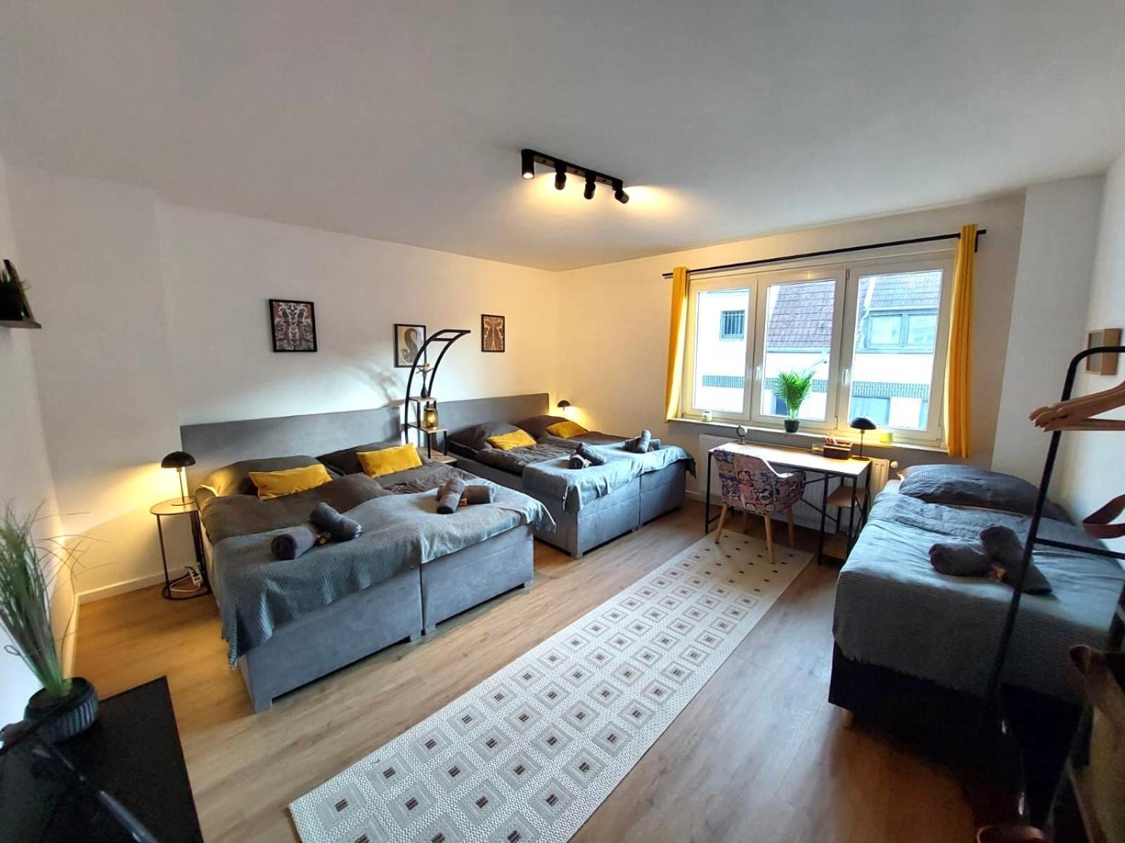 Ferienwohnung Rtr Essen - Fuer Bis Zu 8 Personen - Voll Ausgestattet - Zentral Limbecker Platz - Messe - Uniklinikum - Smart Tv - Modern Exterior foto