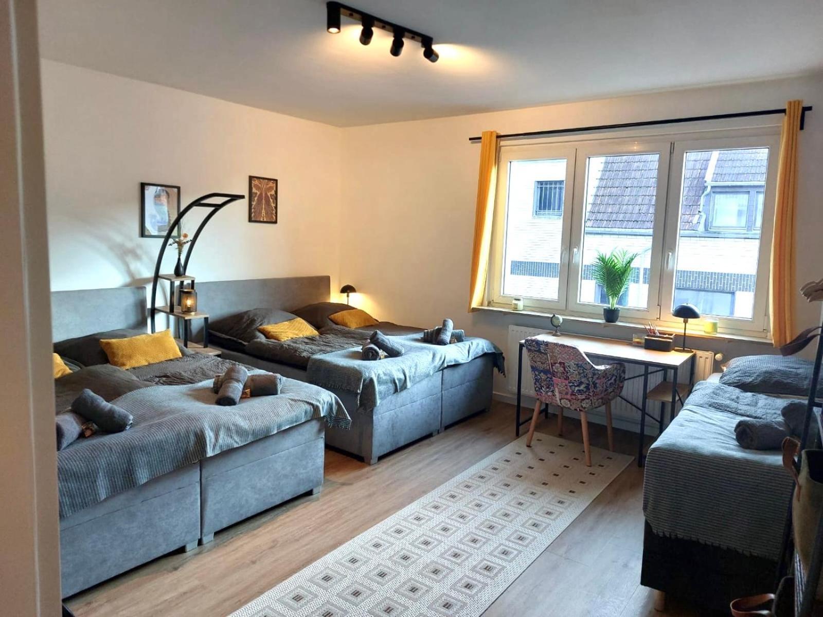Ferienwohnung Rtr Essen - Fuer Bis Zu 8 Personen - Voll Ausgestattet - Zentral Limbecker Platz - Messe - Uniklinikum - Smart Tv - Modern Exterior foto