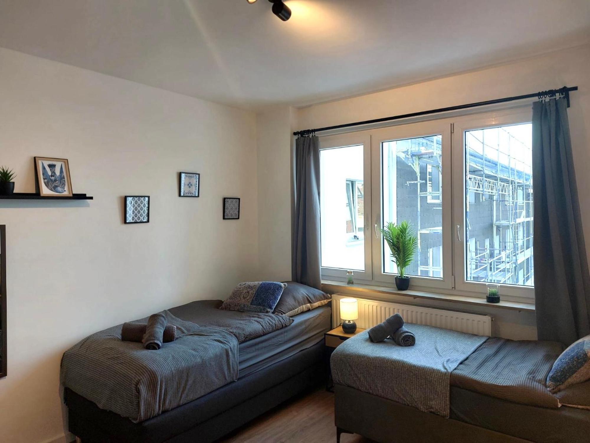 Ferienwohnung Rtr Essen - Fuer Bis Zu 8 Personen - Voll Ausgestattet - Zentral Limbecker Platz - Messe - Uniklinikum - Smart Tv - Modern Exterior foto